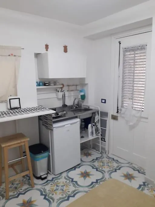 Oneto Apartment contacts